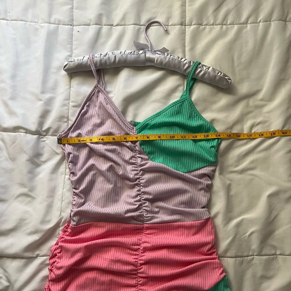 Colorblock Ruched Dress - Picture 4 of 7